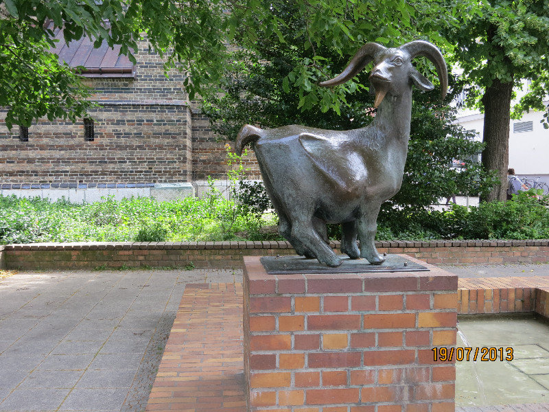 Sculpture near Marienkirche