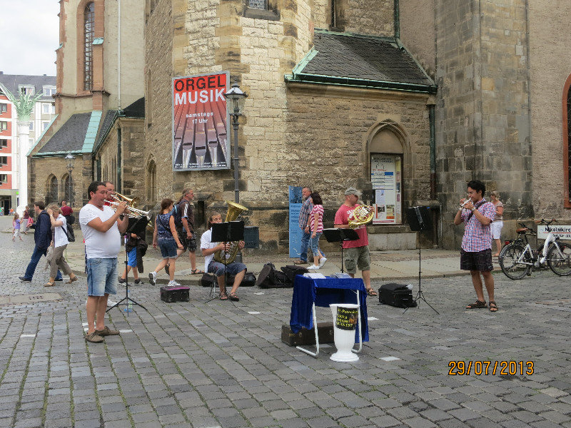 Buskers outside St Thomas Church