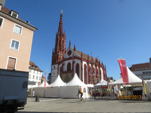 Marienkapelle and Wein Parade tents