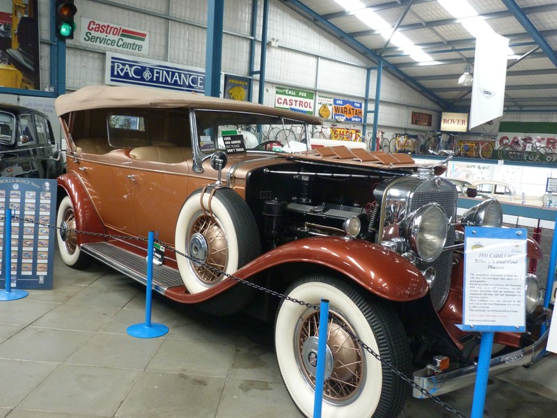 16 1931 Cadillac