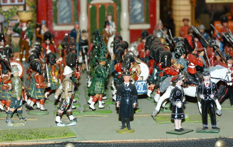 3 Toy Soldier Display