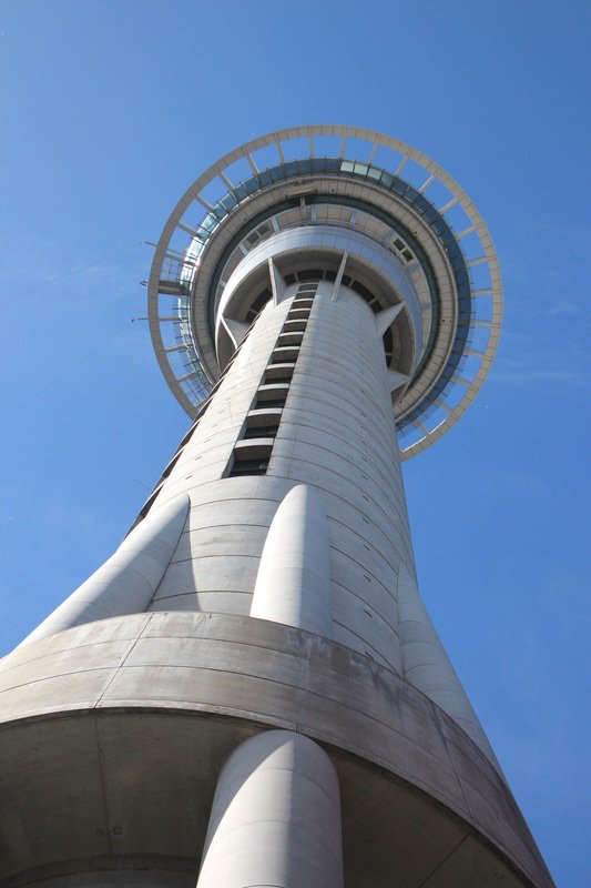 Auckland . Sky Tower