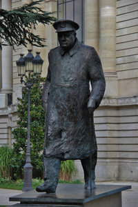Churchill statue near le Petit Palais