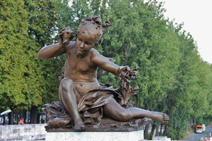 sculpture by Alexandre III bridge