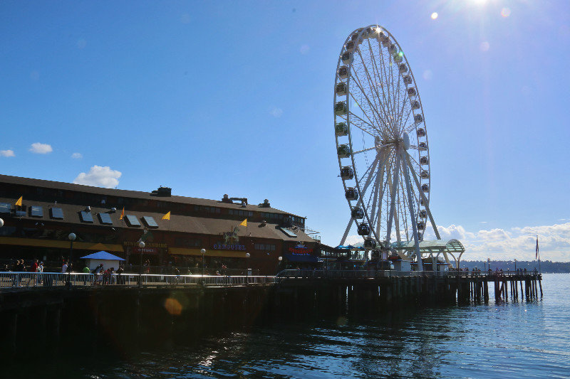 "The Seattle Great Wheel" at the Waterfront Park