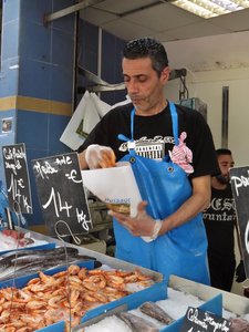 Buying prawns at Le Marche de Noailles