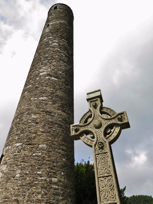 Round Tower and Celtic Cross gravestone