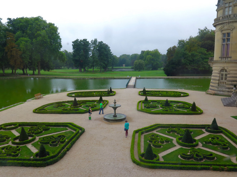 French-style parterres (formal gardens)