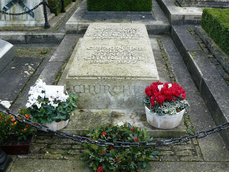 Winston and Clementine Churchills Grave