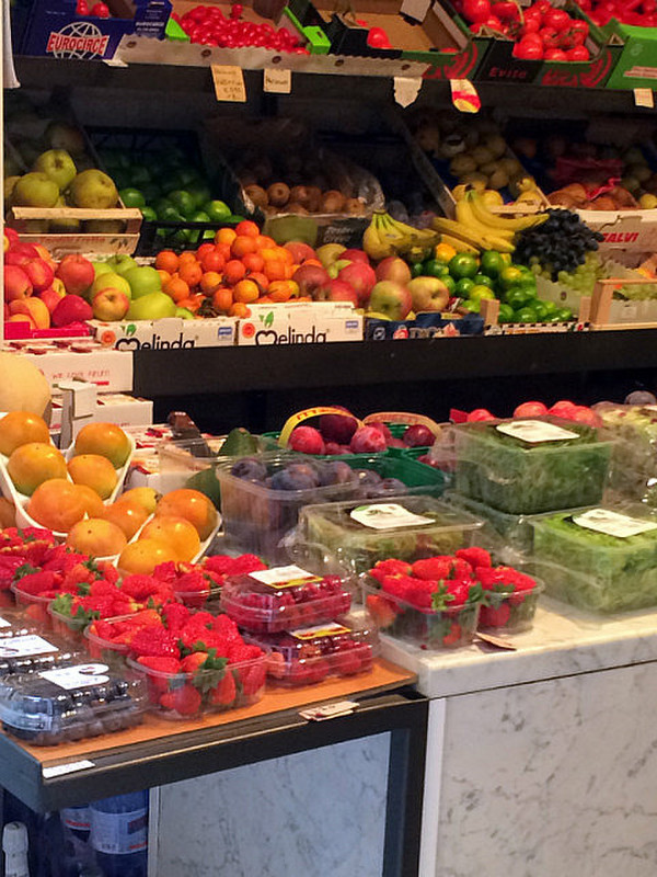 Fresh Fruit and Vegetables in Bellagio