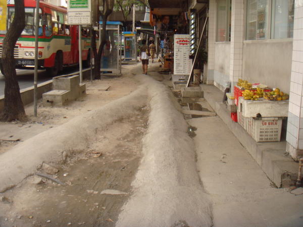 Phra Phanong pavement