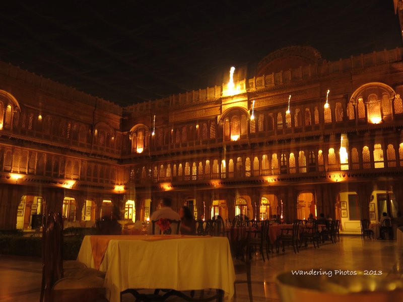 The inner courtyard restaurant Laxmi Nawas Palace