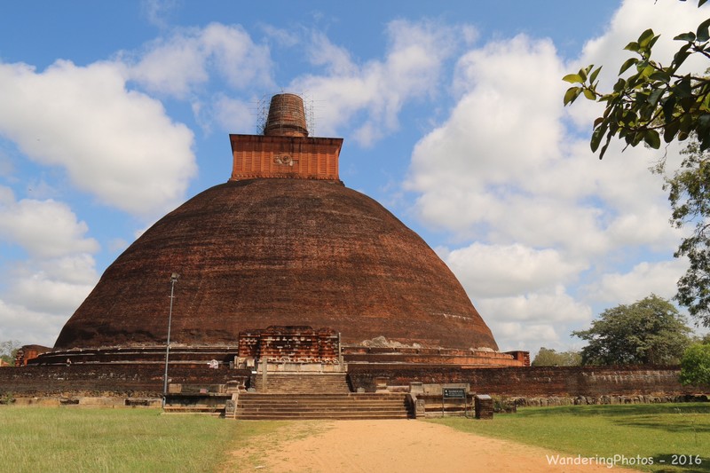 Rankot Vihara - Polonnaruwa