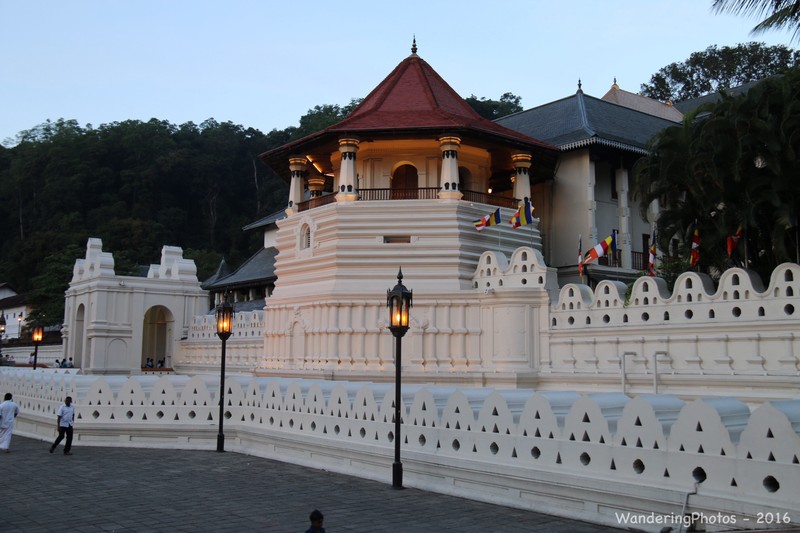 Tooth Relic Buddhist Temple in Kandy