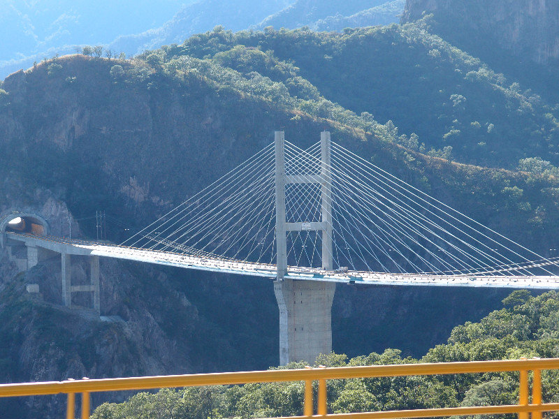 Autopista Bridge