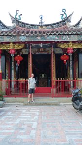 Vinh Long temple