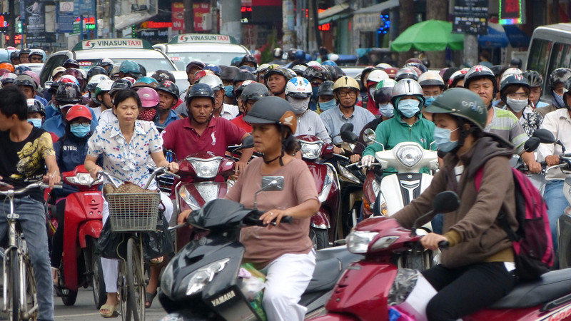 Vietnam: Ho Chi Minh City - Lights are turning green