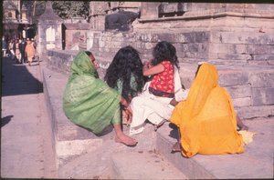 Pilgrims drying their hair