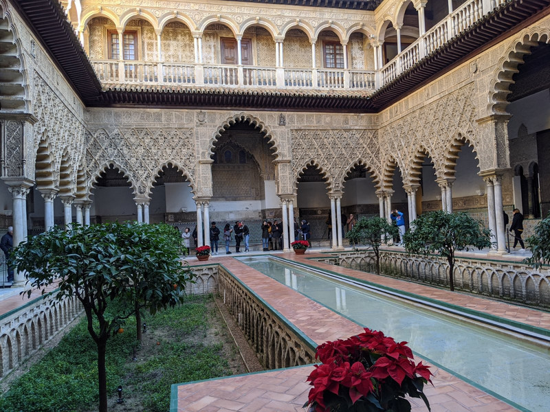 The people didn't have access to water to drink, but in the Alcazar water was used to cool the air. 