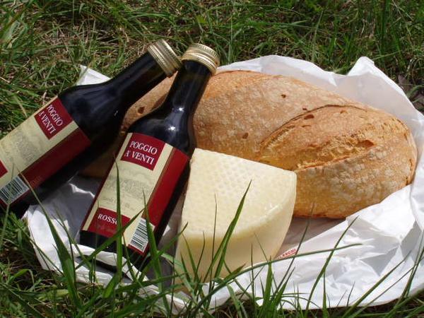 Tuscan hill picnic