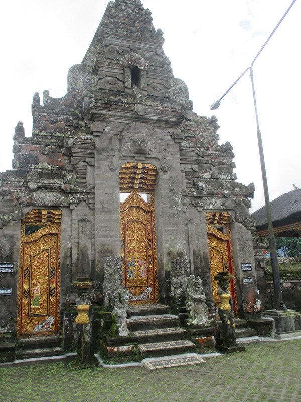 Pura Bratan - kori agung (gate)