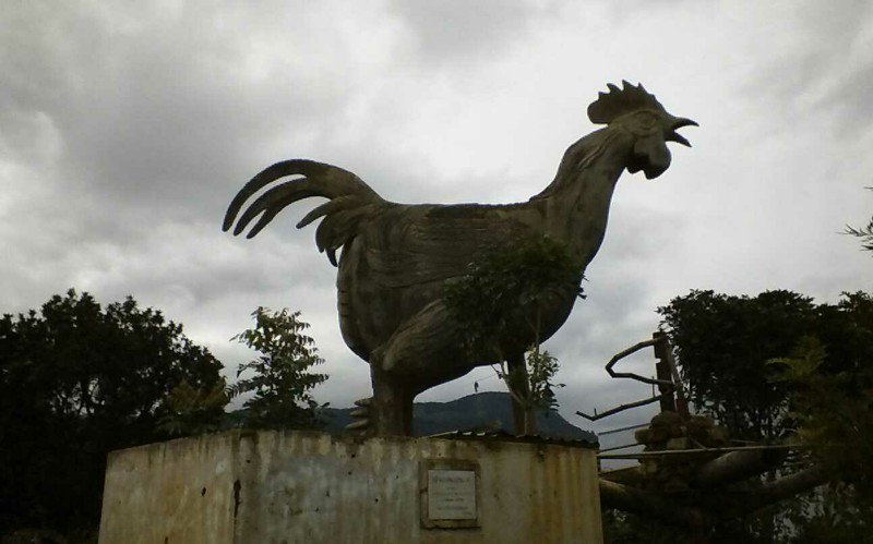 The giant concrete chicken of 'The Chicken Village'