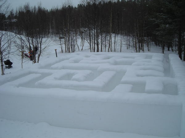 snow labyrinth