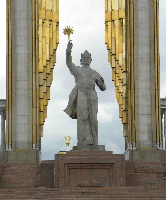 dushanbe statue
