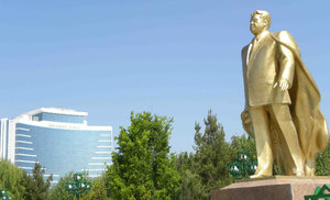 gold statue