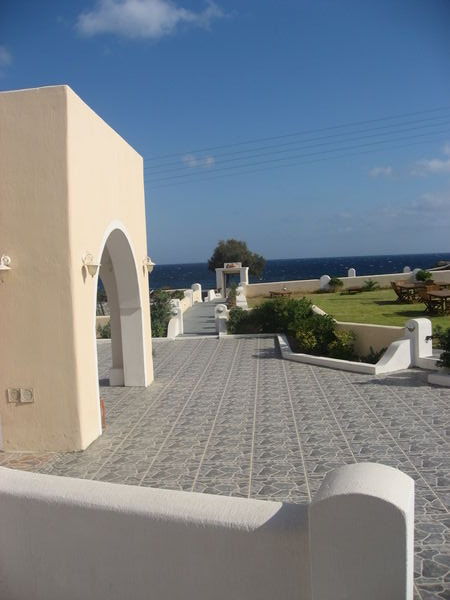Our Hotel in Oia Santorini - En Plo Apartments