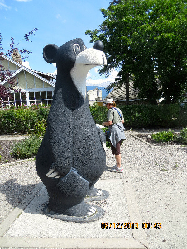The town mascot, Jasper the Bear