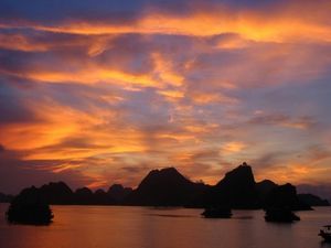 Sunset in Ha Long Bay