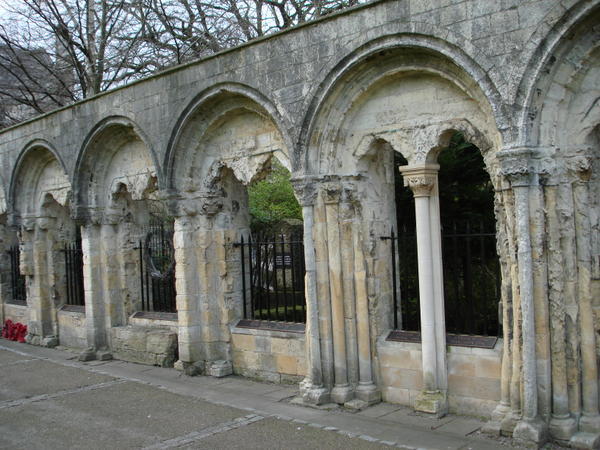 Ruins in Minstrel Courtyard
