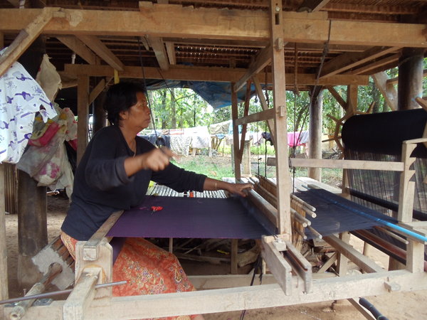 Chong Koh Village Weaver