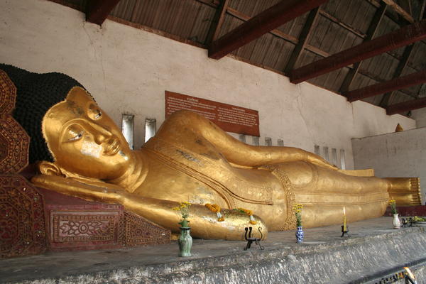 Reclining Buddha - Wat Chedi Luang