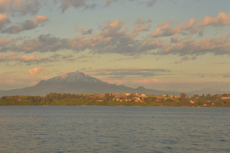 Puerto Varas lake with view over the volcano