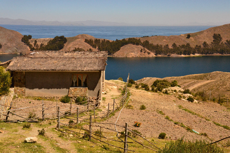 Small villages near the South Isla del Sol