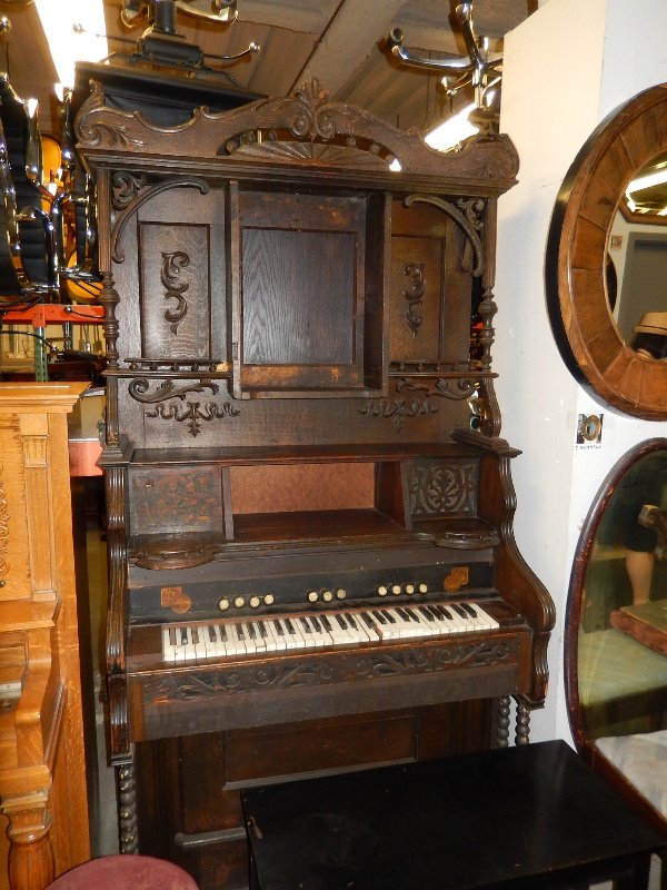 The Munsters organ