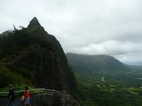 The edge of the cliff at Nu'uana Pali