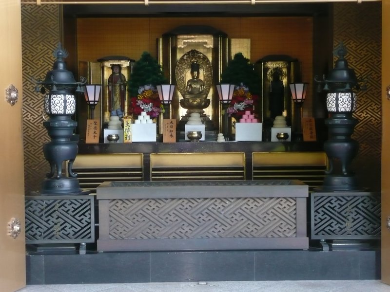 One of the many worship areas around the temple grounds
