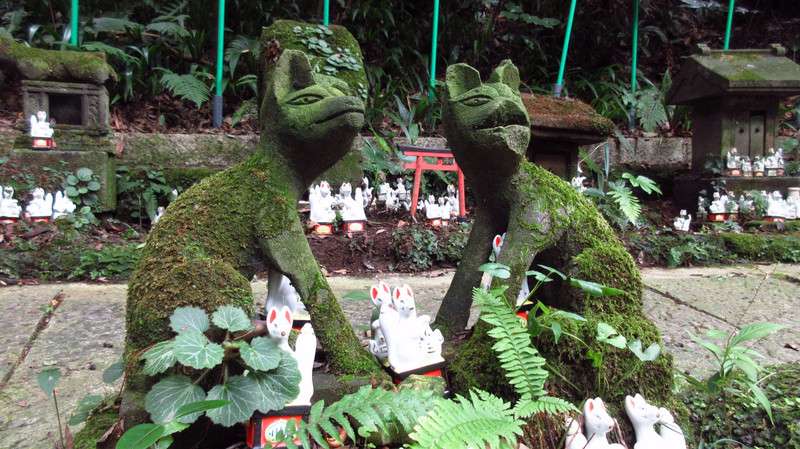 Statues of Myōbu