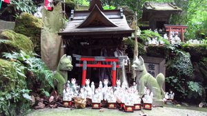 Hokora (Small Shrine)