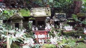 Hokora (Small Shrines)