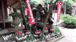 Statuettes of Myōbu