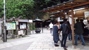Zeniarai Benzaiten Shrine, Kamakura