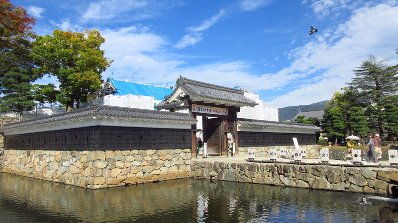 Kuromon (Black Gate)