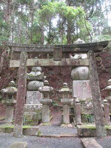 Tombs of the Mori Clan of the Tsuyama Domain