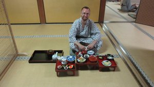 Enjoying a Shōjin Ryōri (Buddhist Vegetarian Meal)