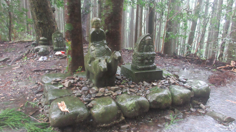 Gyūba Dōji Statue and a Stone Carving of En no Gyōja