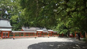 Hachi Shaden (Eight Shrines) 